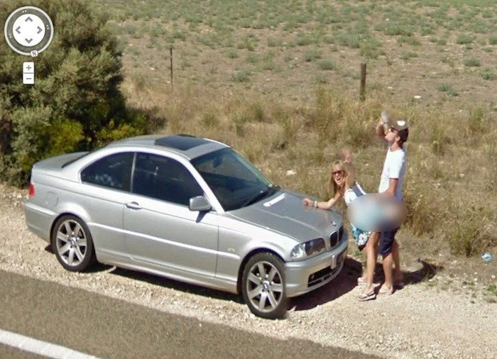 google-street-image-embarassantesaccouplement-02